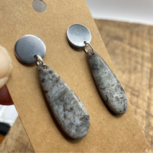 Hanging Teardrop Gray Flaked Jasper Studded Back Earrings - Picture 5 of 6